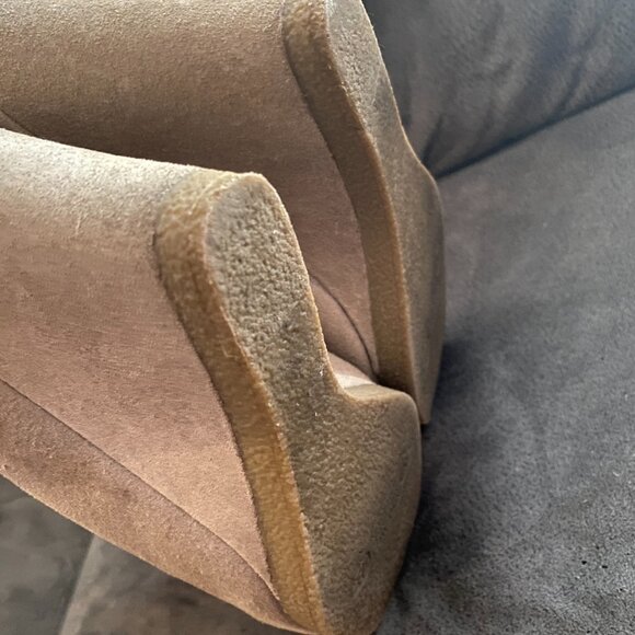 🥾 "Fluffin’ Fabulous: The Two-Time Trekker Boots" - Picture 5 of 5